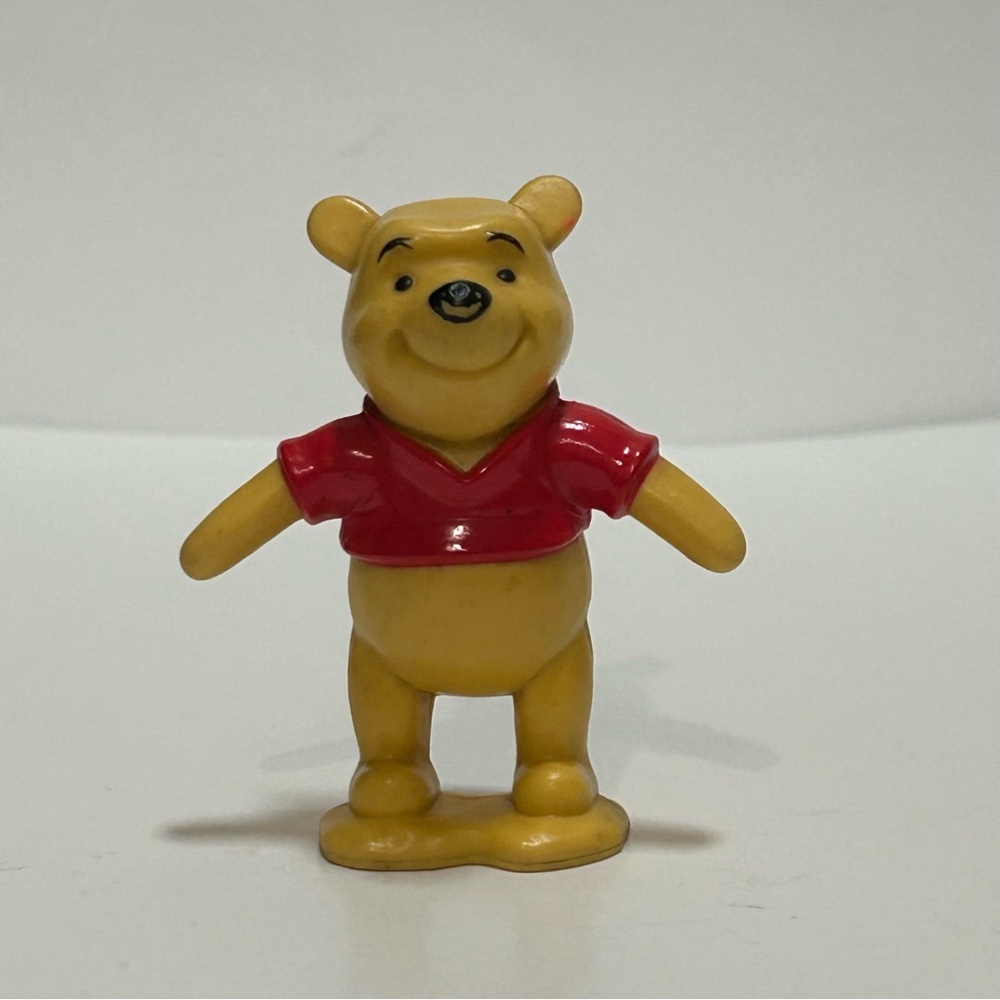 Disney Vintage Winnie the Pooh Arms Out Figure